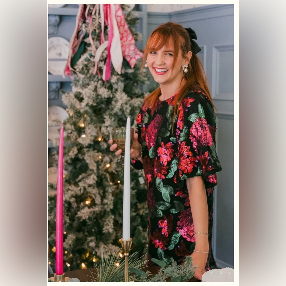 Ivy City Co- NWT- EVELYN DRESS IN FLORAL SEQUIN